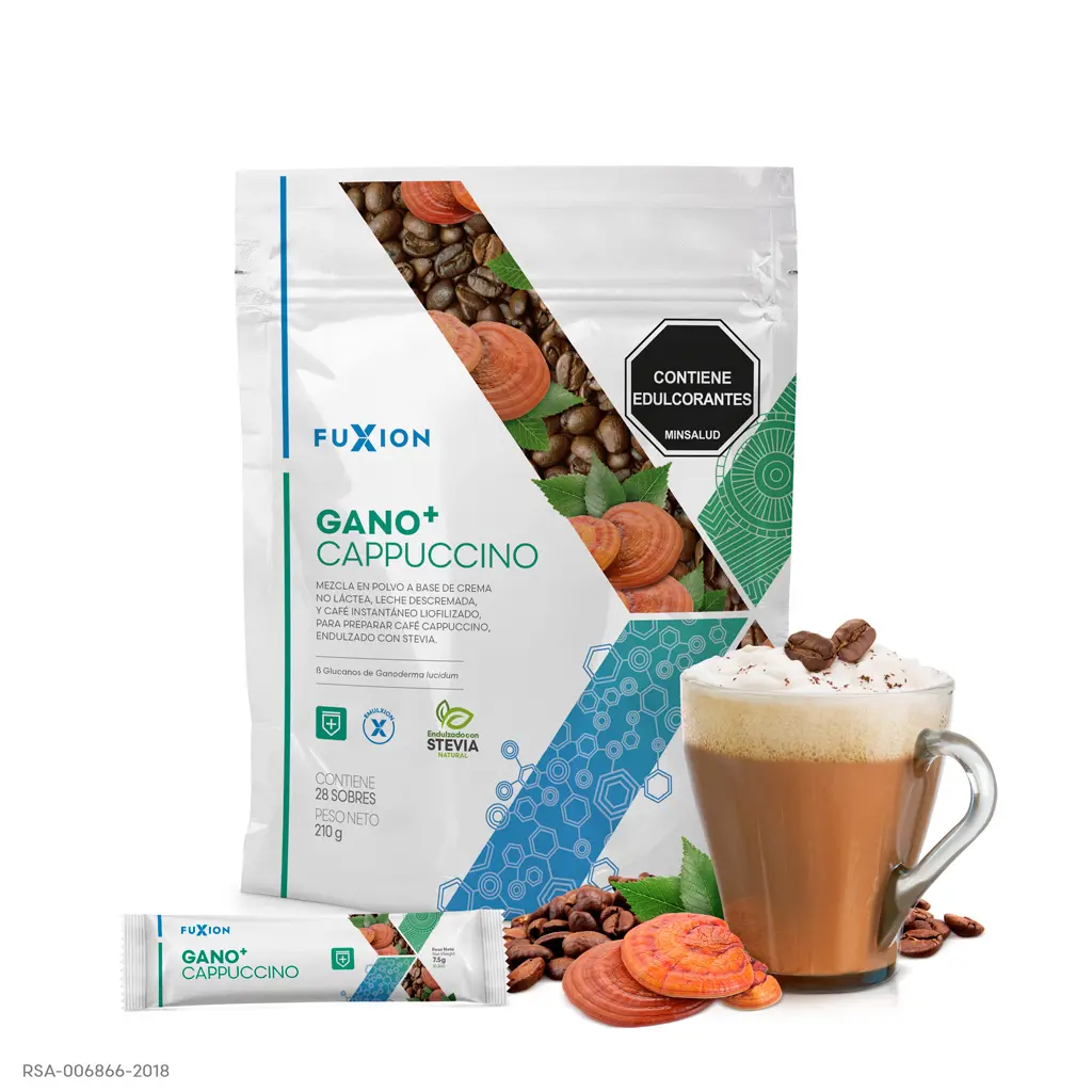 Taza de café Gano+ Cappuccino caliente humeante con abundante espuma cremosa en el desayuno.