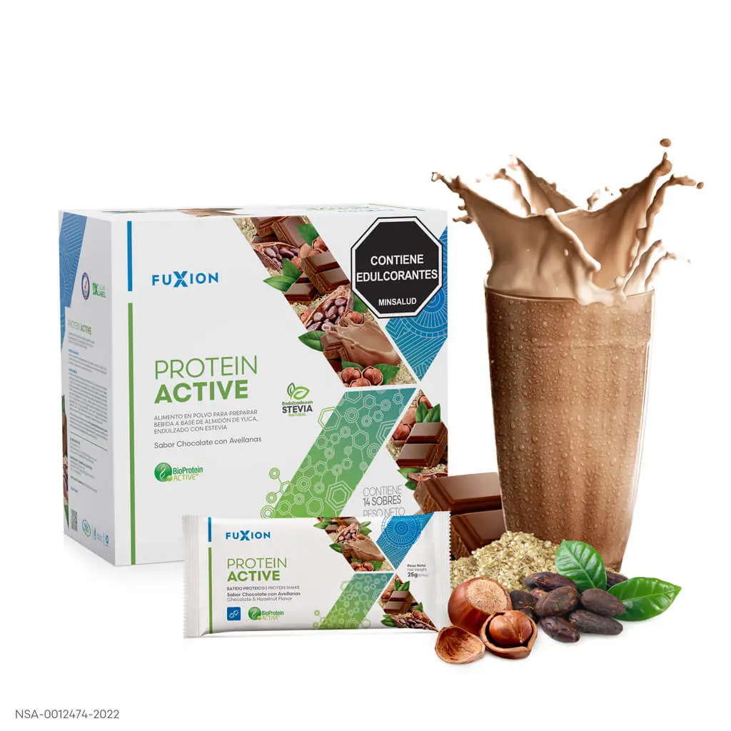 Batido de Protein Active Sport preparado en un shaker para recuperación de masa muscular.
